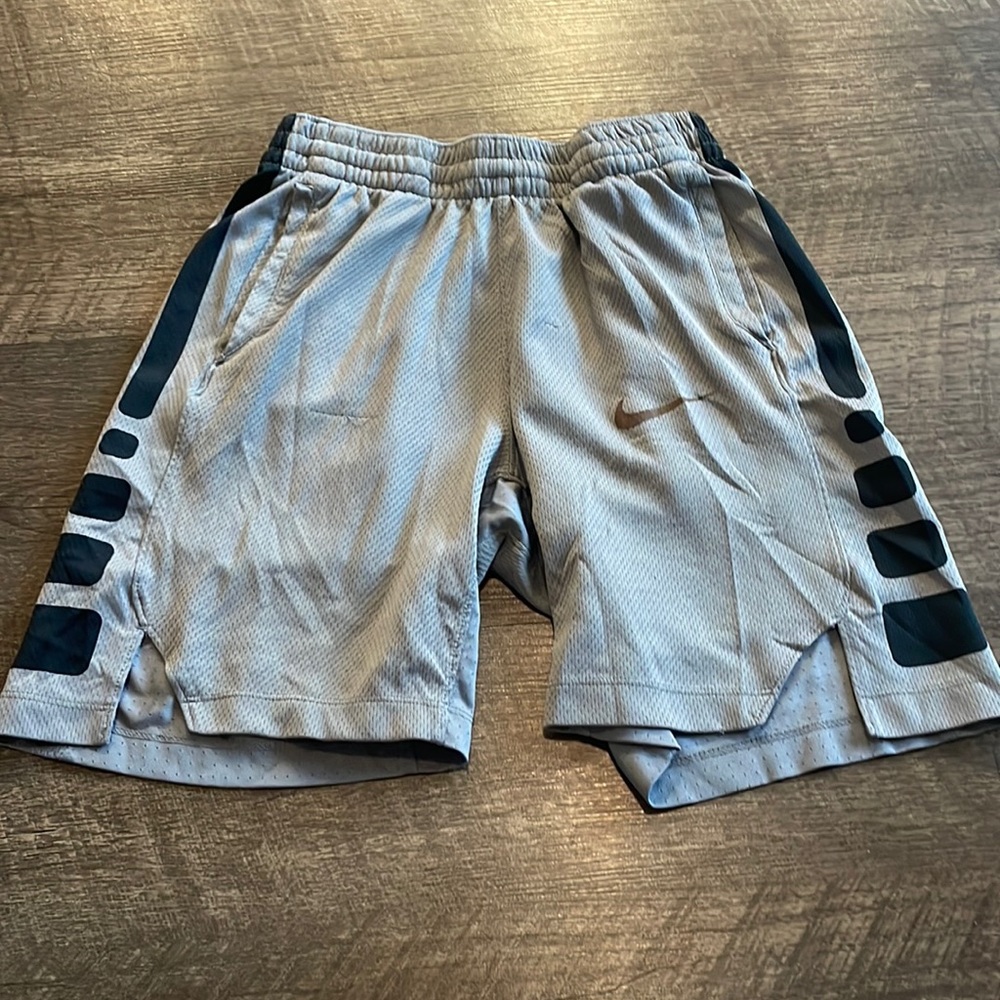 boys nike shorts